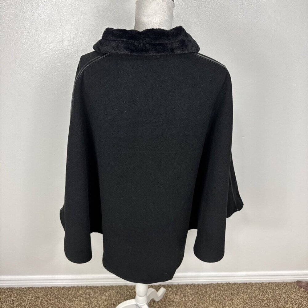 BCBG Women's‎ One Size Faux Fur Collar Felted Full Zip Poncho Black NWT - Picture 8 of 13